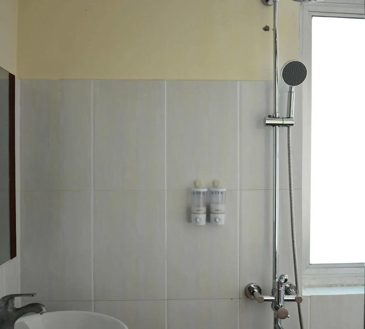 ***  יאנגון Mr. Lee Hotel מיאנמר