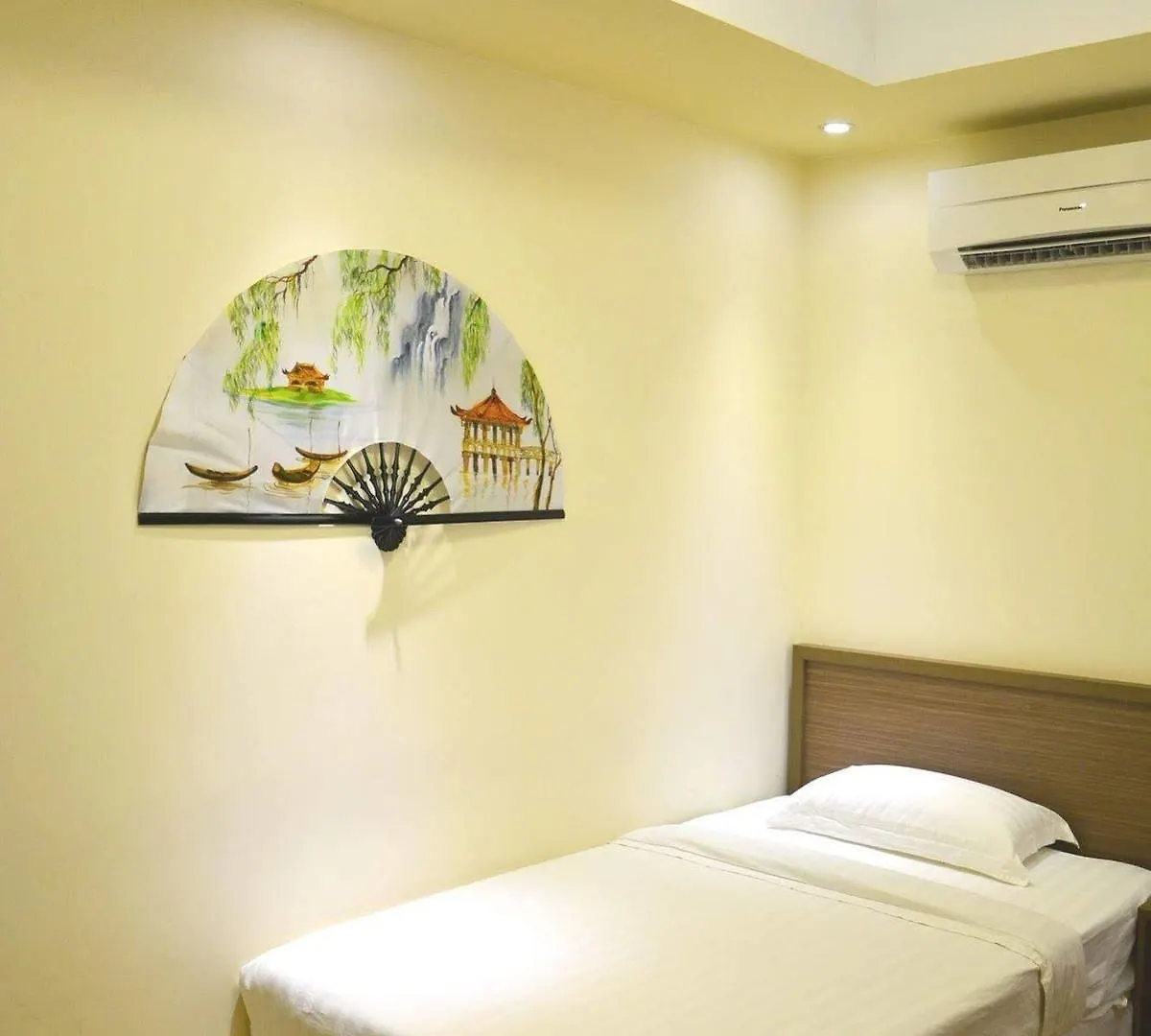 Mr. Lee Hotel Γιανγκόν
