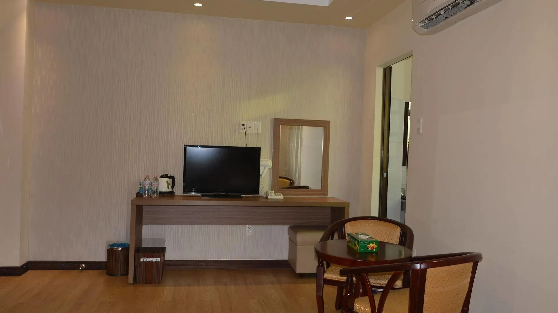 Mr. Lee Hotel Γιανγκόν